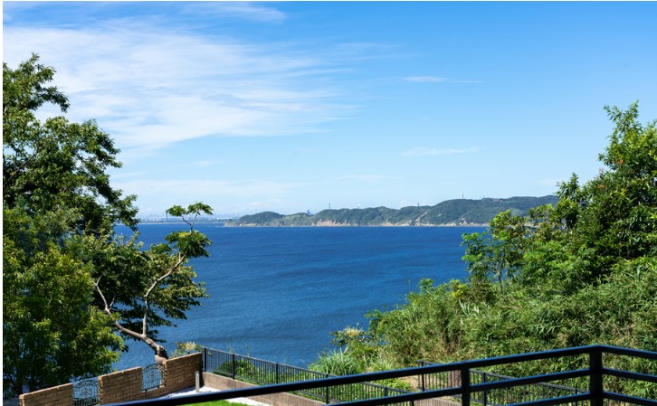 オーシャンビューの高台に建つセカンドハウスの施工事例