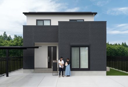 光と影が織りなす白×黒　シンプルスタイルの家