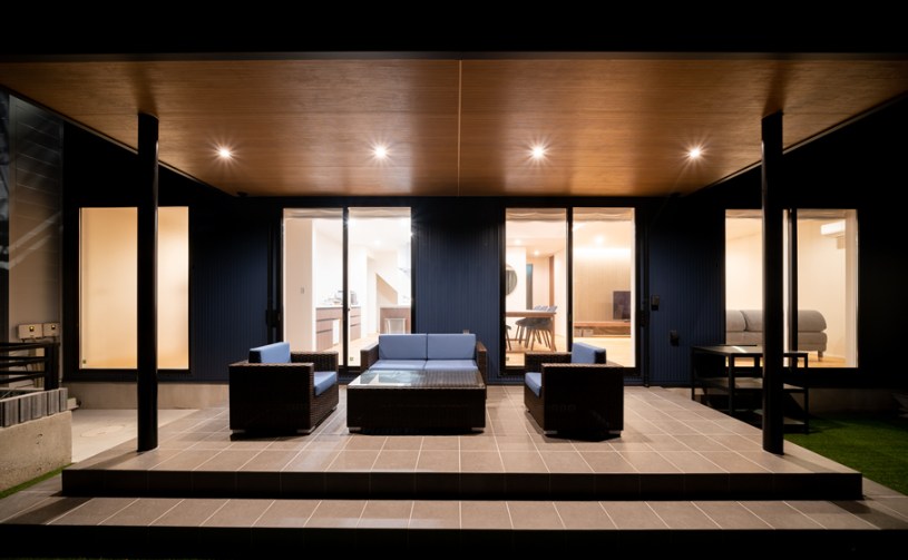 青い海を一望できるリゾートハウスの施工事例