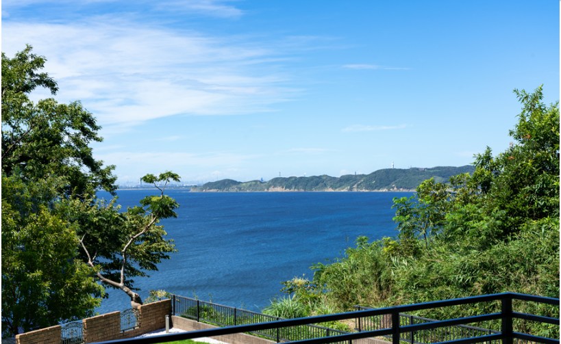 青い海を一望できるリゾートハウスの施工事例