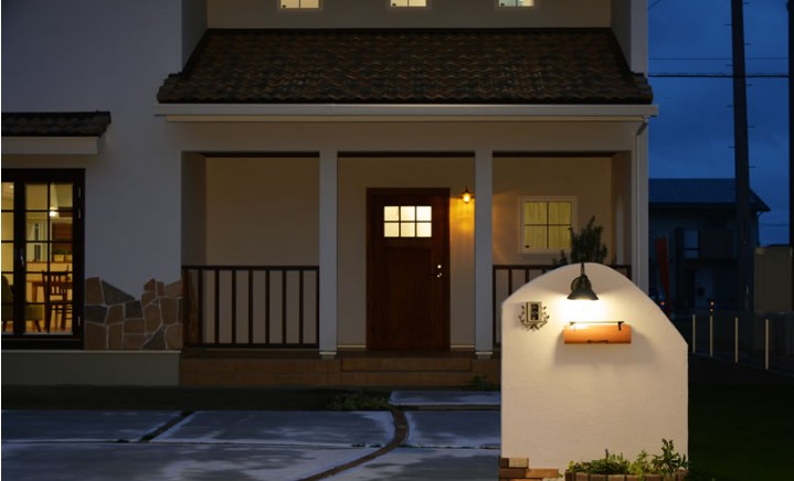 レンガ調でカフェスタイルを意識したタイルデッキ