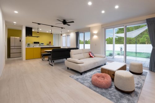 深い青が空にとける　リゾートアメリカンハウス