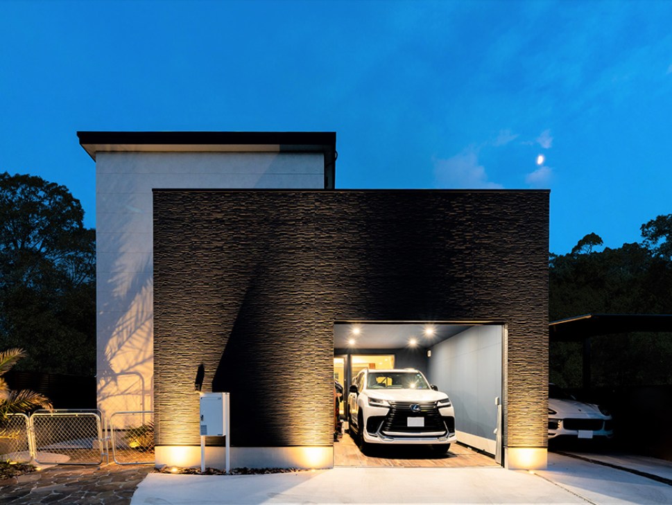 ネイビー×グレーのクールなガレージハウスの施工事例