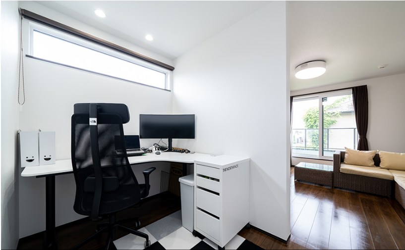 ダウンリビングを楽しめる開放的なガレージハウスの施工事例