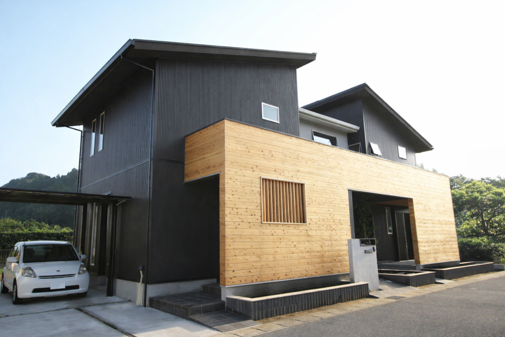 凛とした美しさが魅力のデザイン住宅
