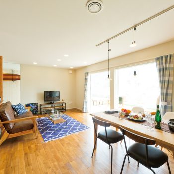「うち」と「そと」が繋がる、アウトドアリビングのある住まい