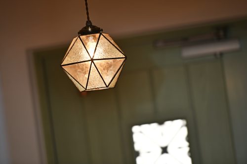 吹抜けのある 南欧スタイルのかわいい家