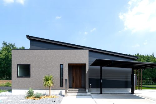 ランドリースペースのある　吹抜け平屋住宅