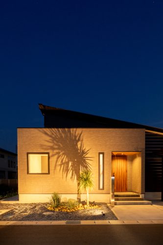 ランドリースペースのある　吹抜け平屋住宅