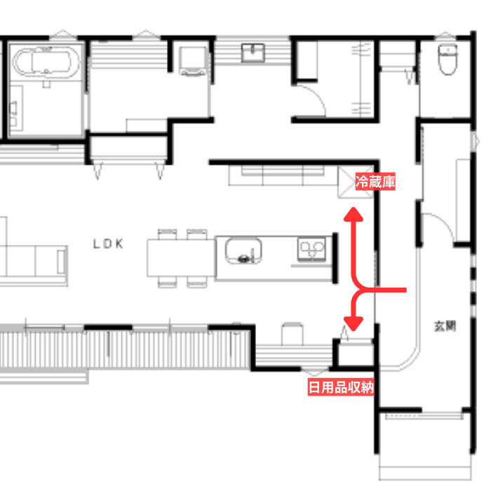 玄関のすぐ横に収納と冷蔵庫がある間取り