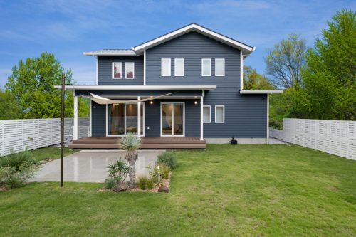 深い青が空にとける　リゾートアメリカンハウス