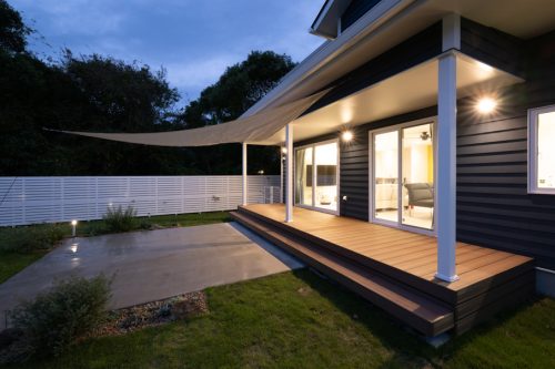 深い青が空にとける　リゾートアメリカンハウス