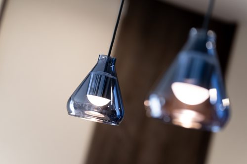 石目のファサードが映える シックモダンの平屋